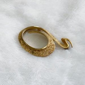 Vintage Trifari Gold Trifanium Swirl Brooch
